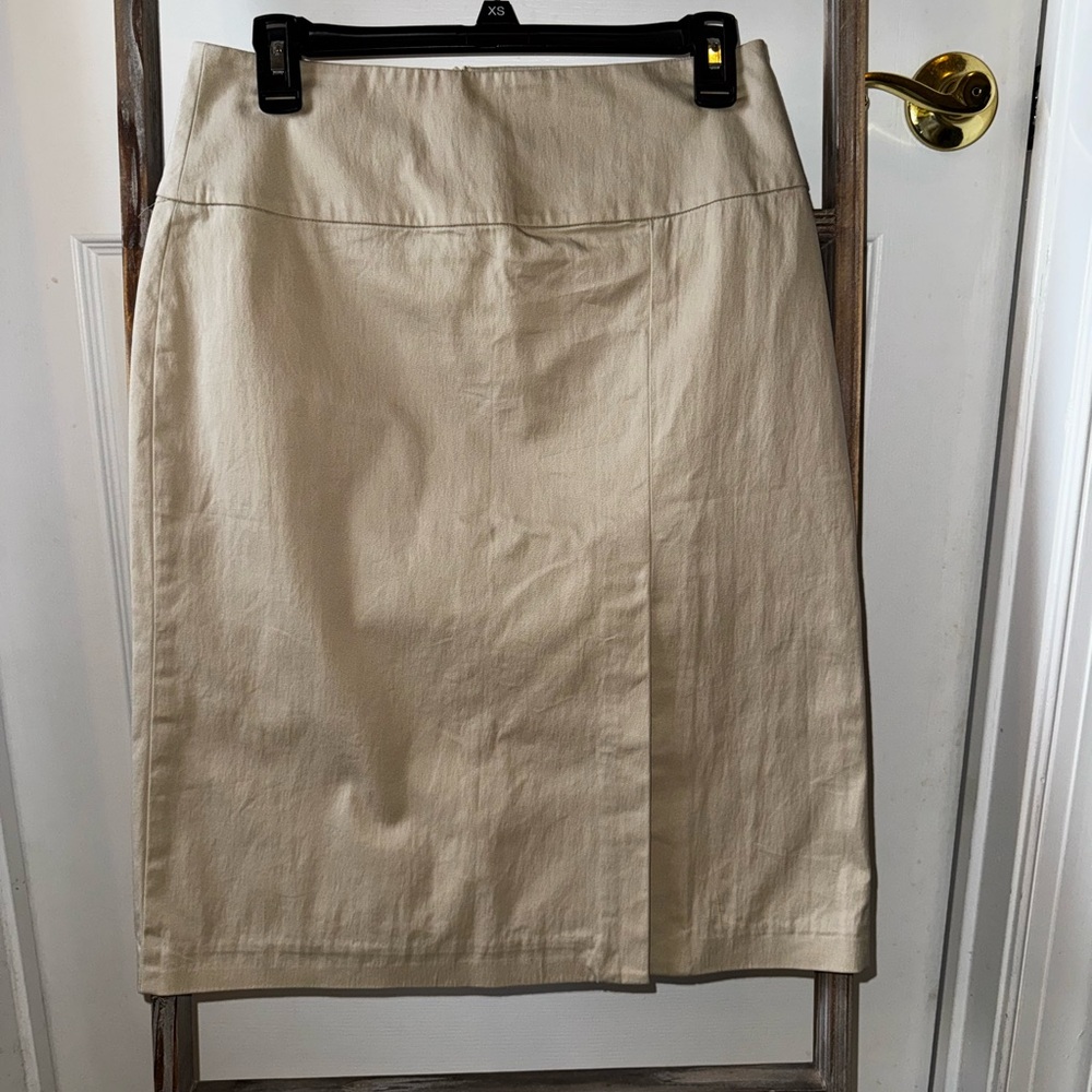 Banana Republic high waisted khaki skirt with front slit stretchy size 2